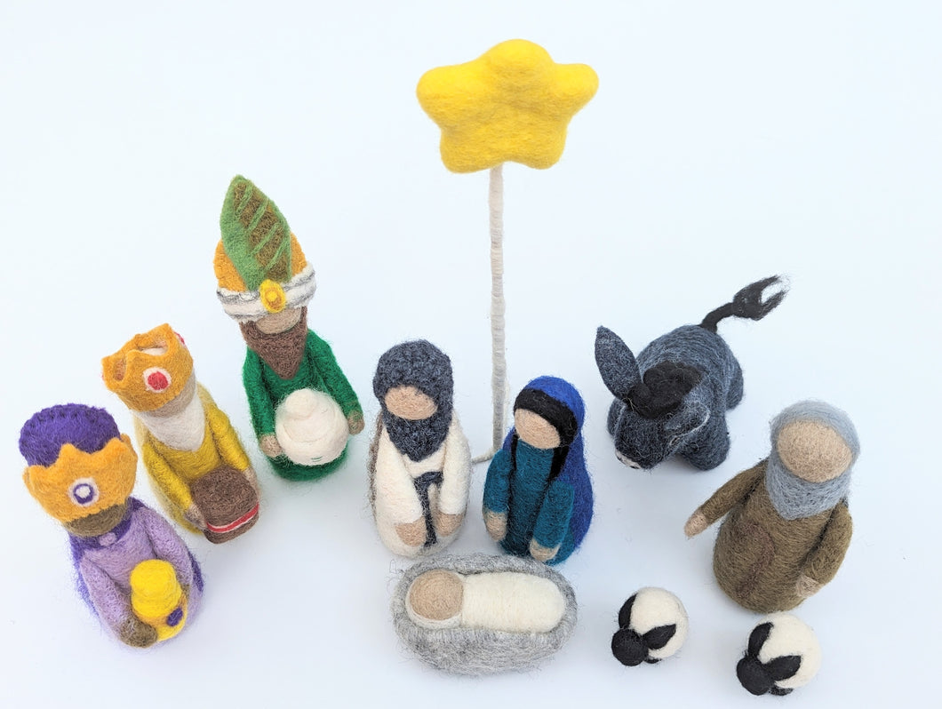 Felt nativity. Needle felted Nativity. Christmas Nativity scene. 12 pieces
