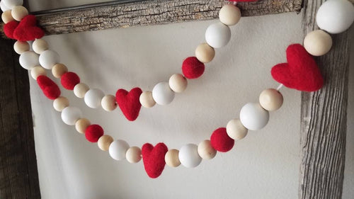 Valentine Garland. Red heart garland. Felt ball Garland. Heart garland. Valentine decoration. Wood bead garland. Red and white garland.5.5ft