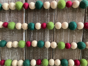 Cranberry and green Christmas Garland. Christmas tree garland. Wood beads. Felt Christmas garland. 5.5ft