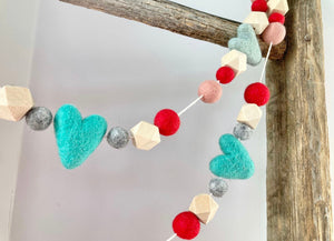 Red, pink and turquoise heart garland. Valentine garland.felt hearts. Valentines decor. 5ft