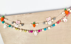 Easter bunny garland. Bunny and carrot garland. Felt bunny garland. 5ft
